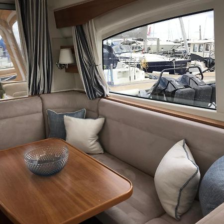 Отель Adelphi B A Delightful 6 Berth Boat Лимингтон Экстерьер фото